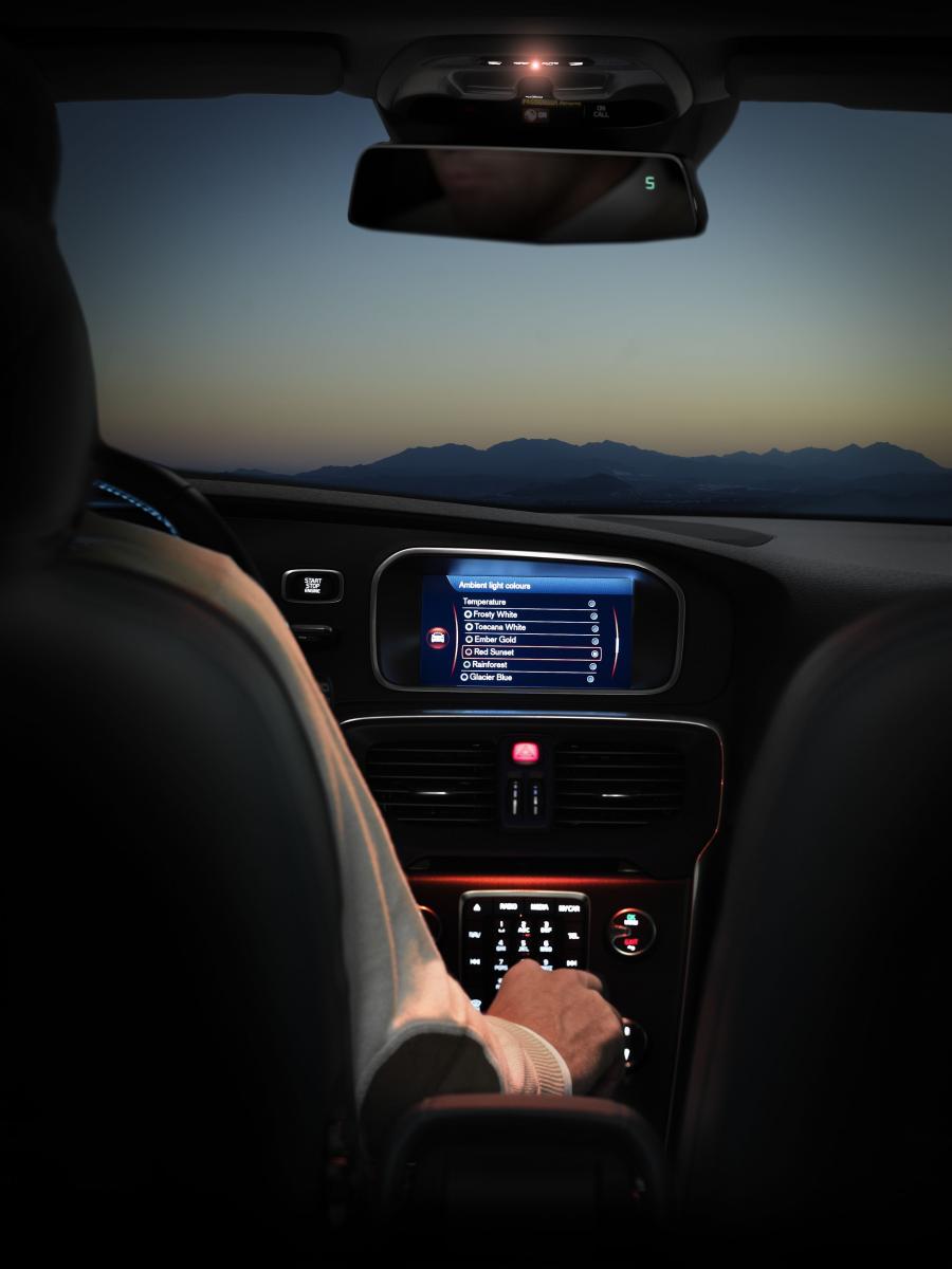  Volvo V40 2012 года  (фото 70 из 183)
